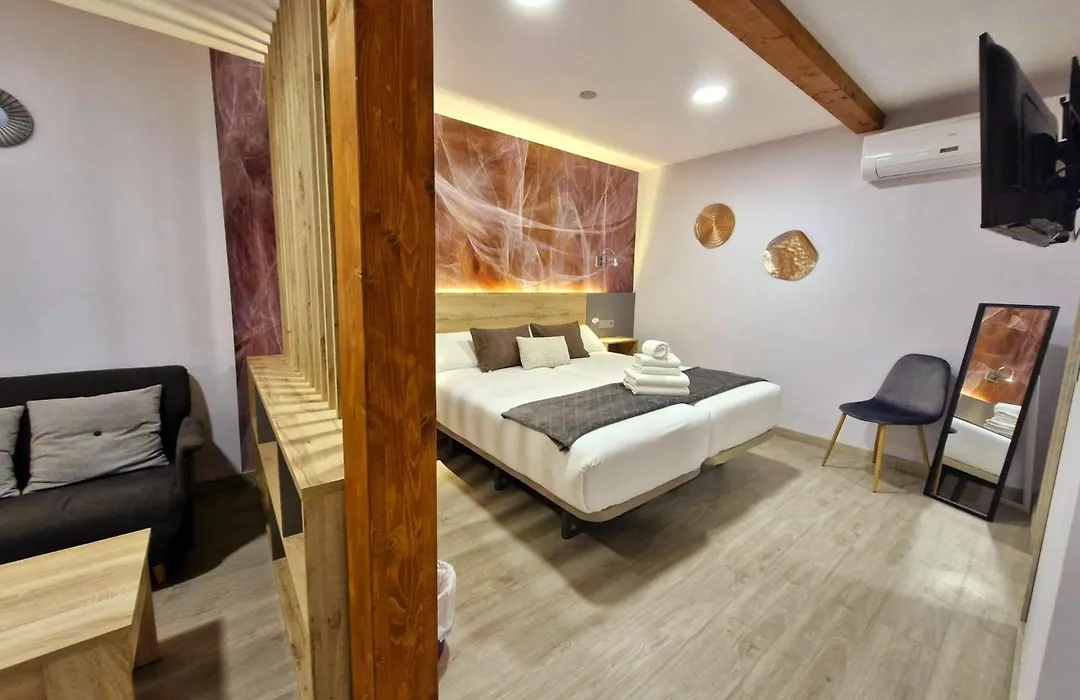 Feeling Home Suites&Rooms-1