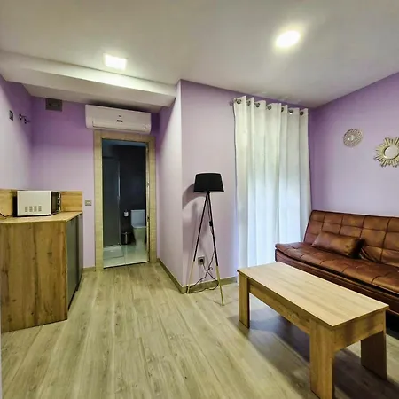 Feeling Home Suites&Rooms-3