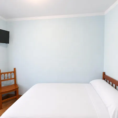 Hostal ** EC León-2