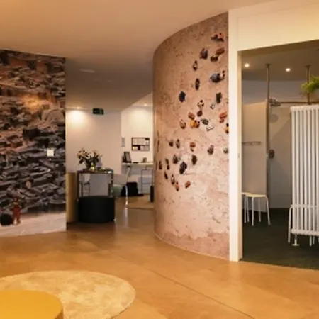 Globetrotter Hostel, By Albany-3